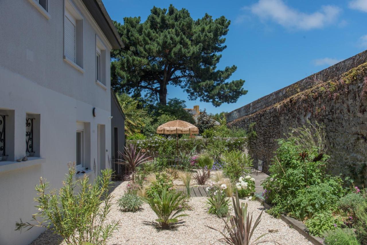 Chambre D'Hote Et Gite Du Jardin Des Corsaires Saint-Malo Exterior photo
