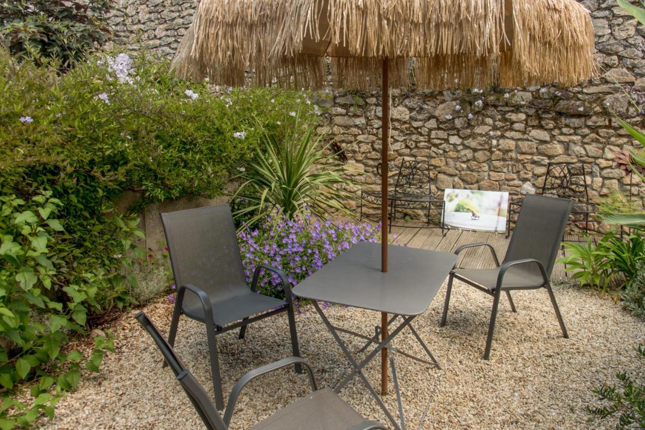 Chambre D'Hote Et Gite Du Jardin Des Corsaires Saint-Malo Exterior photo